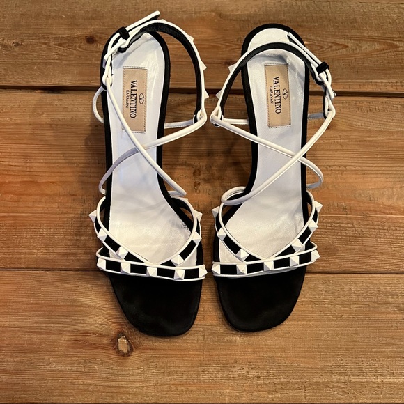 Valentino Rockstud Sandals - Picture 3 of 16